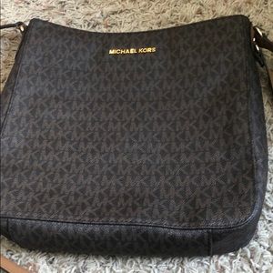 Michael Kors Crossbody purse